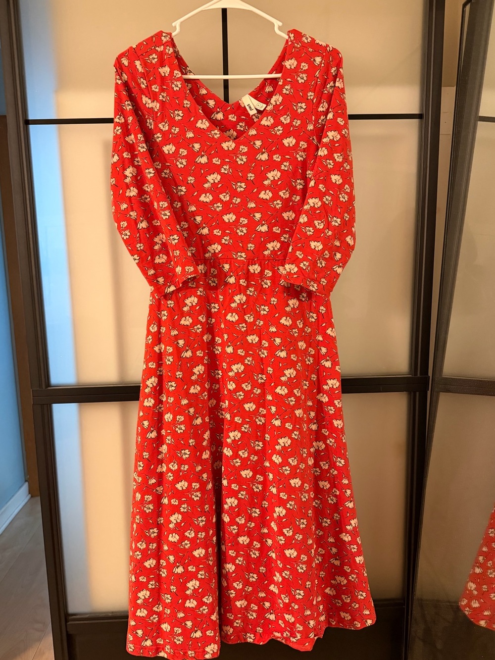 Pact 100% Organic Cotton Dress
Size M Red Floral V Neck
3/4 Sleeve A Line